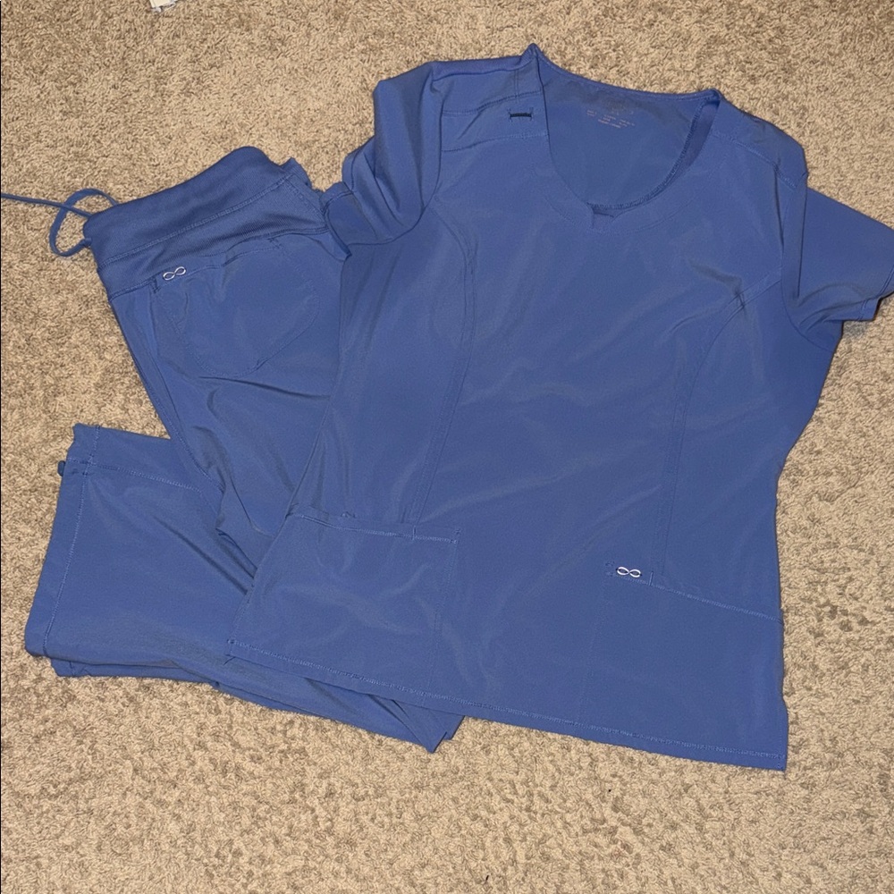 Cherokee Infinity Scrub Set Large